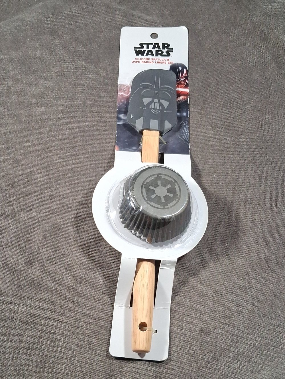 Disney Star Wars Darth Vader Silicone Spatula & Baking Liners Set NEW